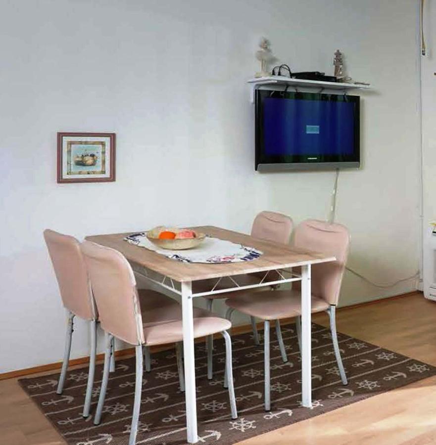 Linea Mare Apartment Ровінь Екстер'єр фото